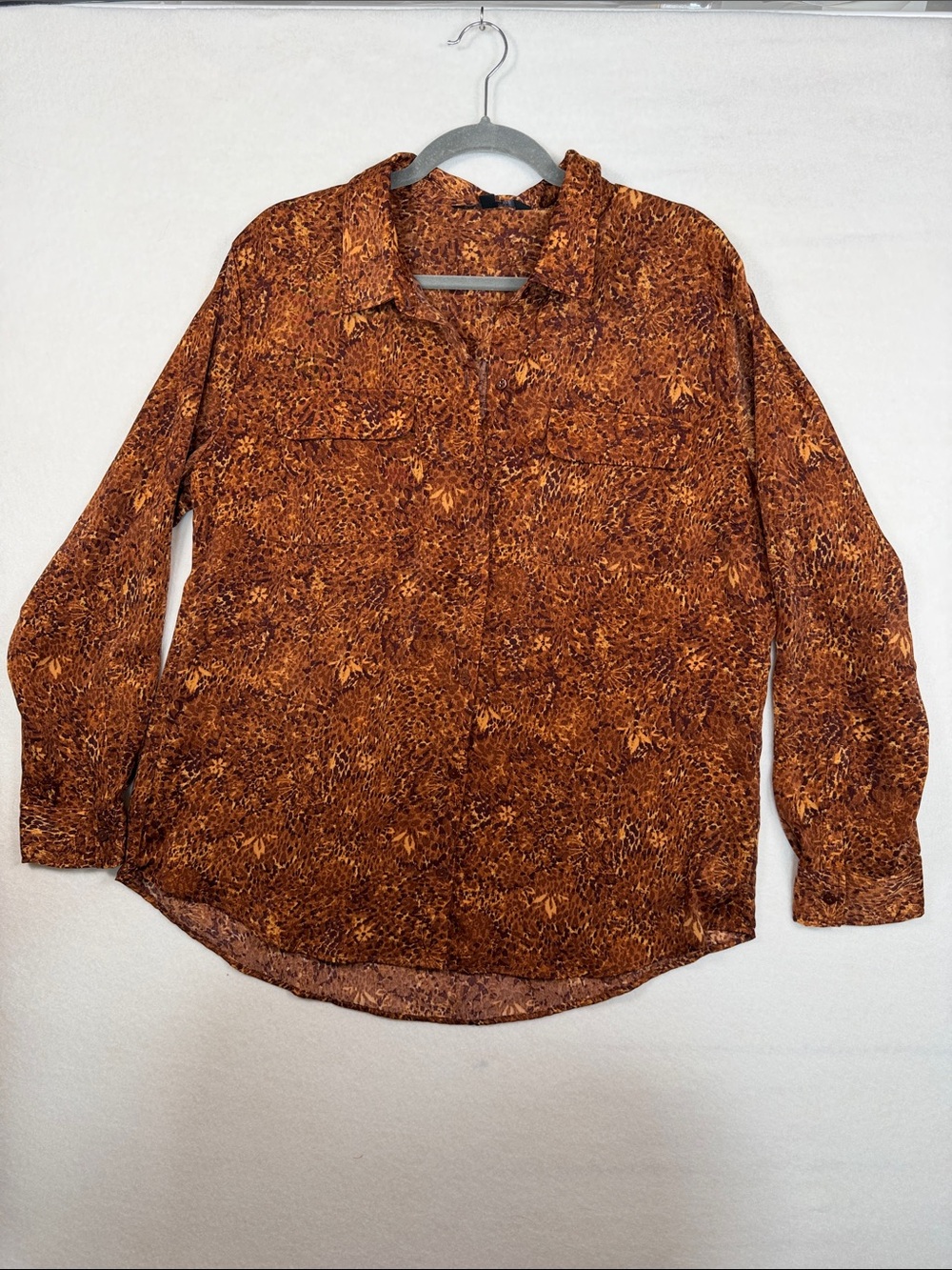 Women’s Long-Sleeve Button-Up Shirt in Rust Brown